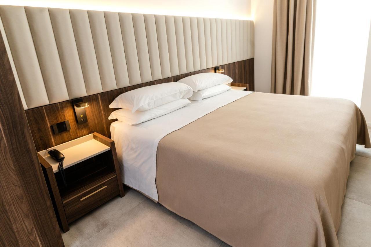 Hotel Falli Porto Cesareo Bagian luar foto