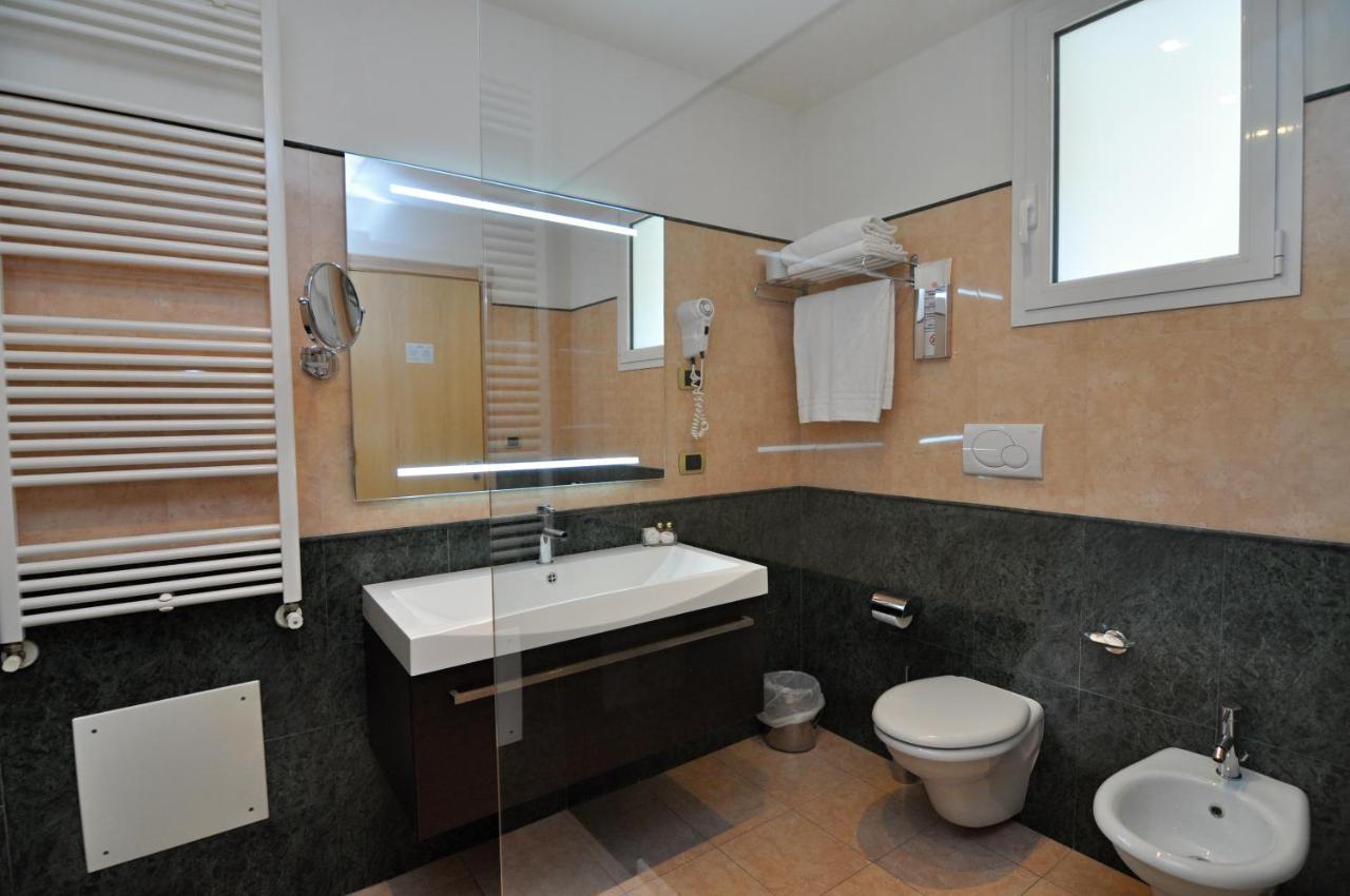 Hotel Falli Porto Cesareo Bagian luar foto